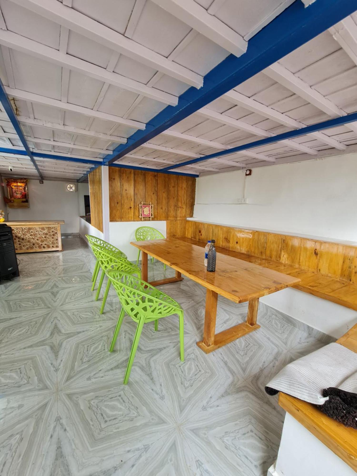 The Roots Homestay Almora Esterno foto