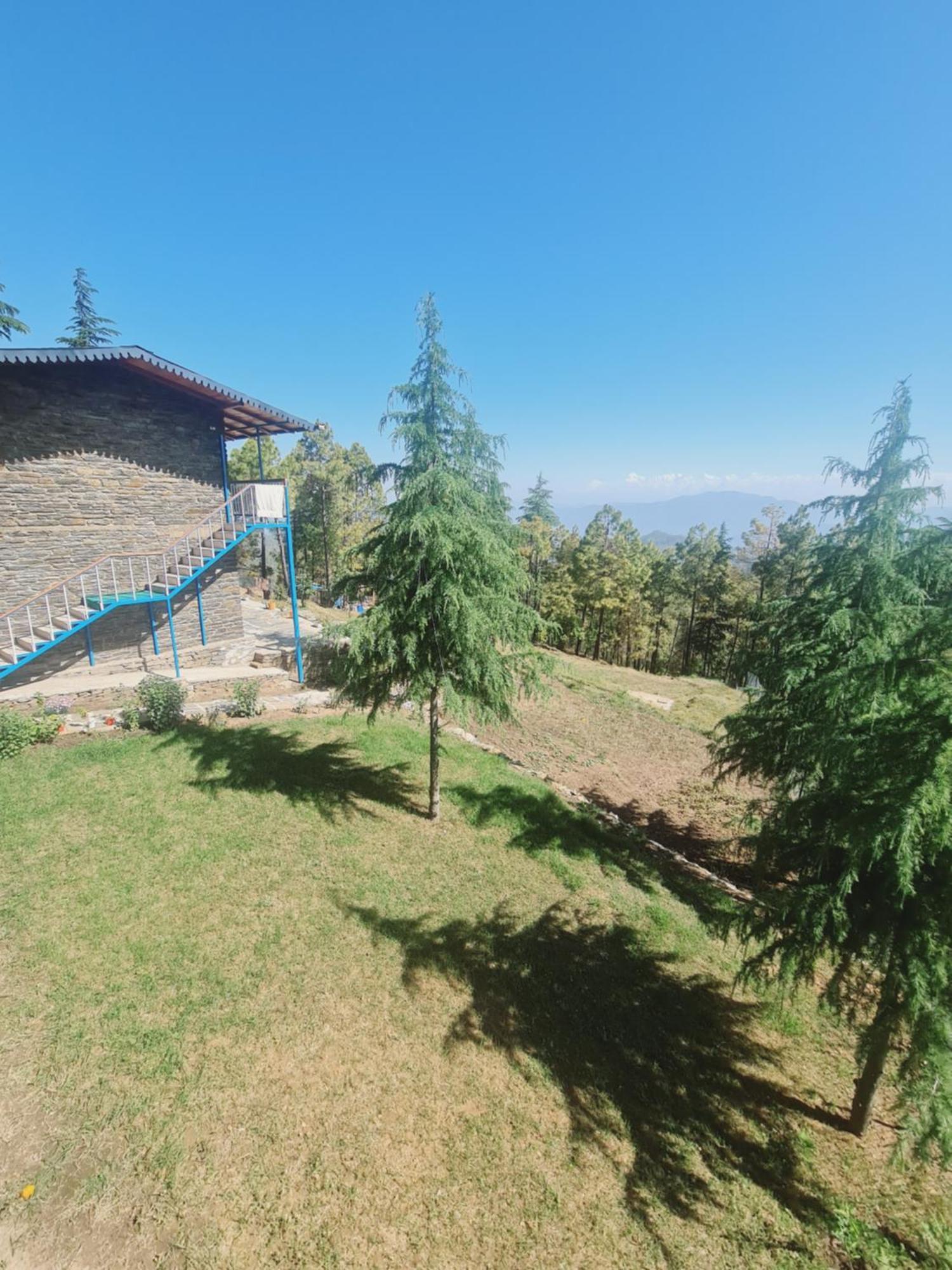 The Roots Homestay Almora Esterno foto